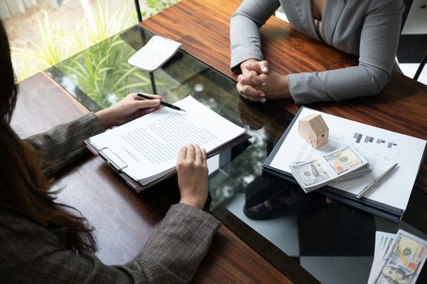 Faut-il passer par une agence ou faire cavalier seul pour acheter sa maison à Cap Ferret ?